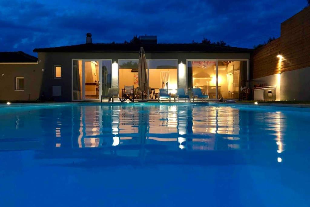 Sunlit Pool House Villa Posidhonía Екстериор снимка